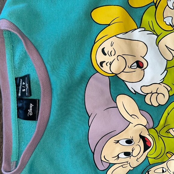 Cakeworthy Seven Dwarves Crewneck Adult Sweatshirt Vintage 90s Small - Picture 7 of 14